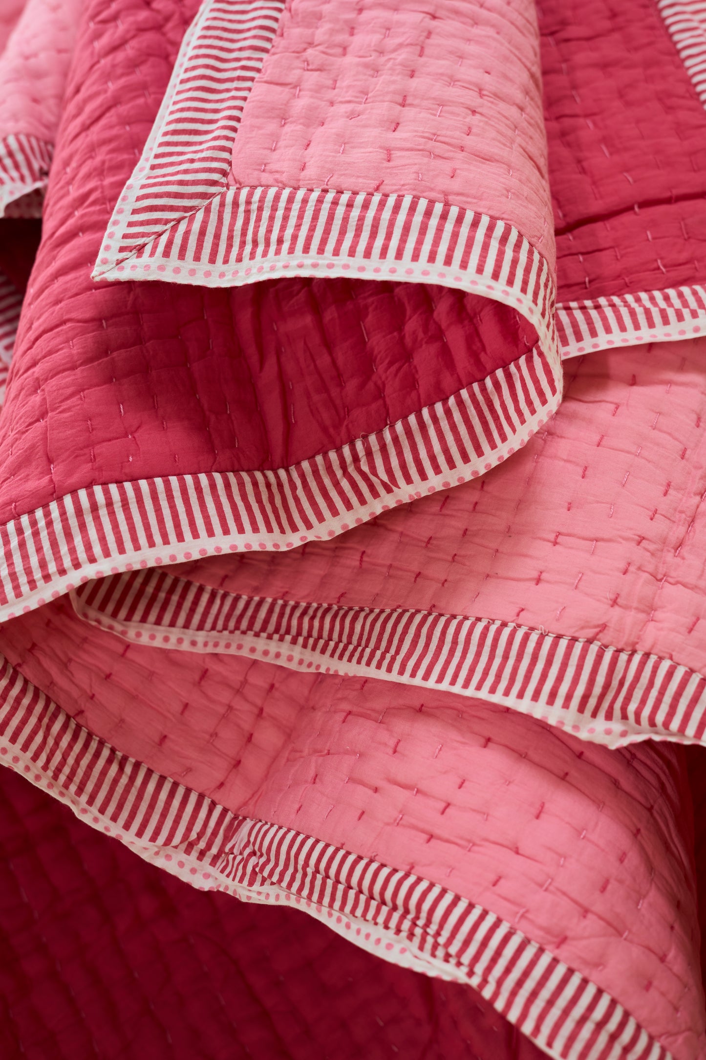 Noor-e-gulabi Quilt